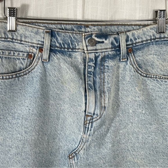 Levi’s Red Tab Light Wash Denim Jean Skirt Size 32 - Picture 3 of 8